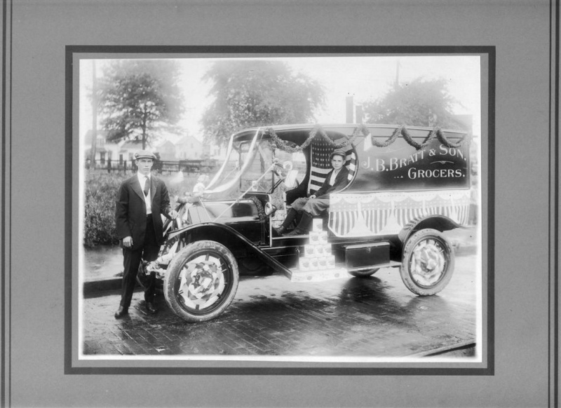 Image:Photo 1915 Festival for Bridge Opening - J.B. Bratt and Son Grocers - Delivery truck.jpg