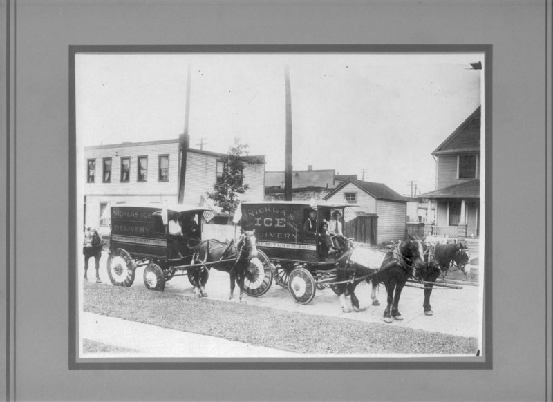 Image:Photo 1915 Festival for Bridge Opening - Nicklas Ice Delivery (2121 Selzer).jpg