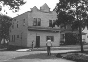 The store after conversion to living space. Only the house next door still exsists.