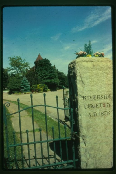 Image:Slide 3607 W25th - Riveside Cemetery gate.jpg